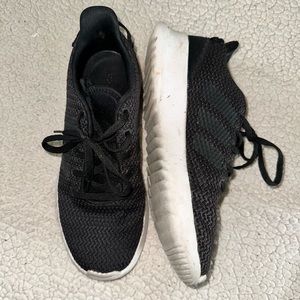 Athletic shoes